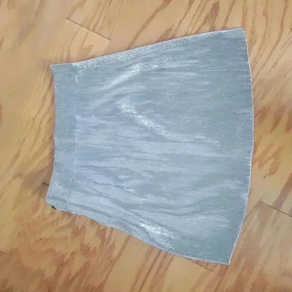 H&M Silver Mini Skirt Size 8 - Picture 4 of 4